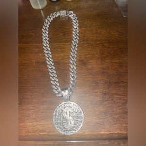 18inch Cuban link only the chain the pendant is not for sale